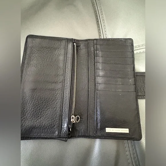 Marc Jacobs Black Satchel with Wallet - Picture 12 of 16